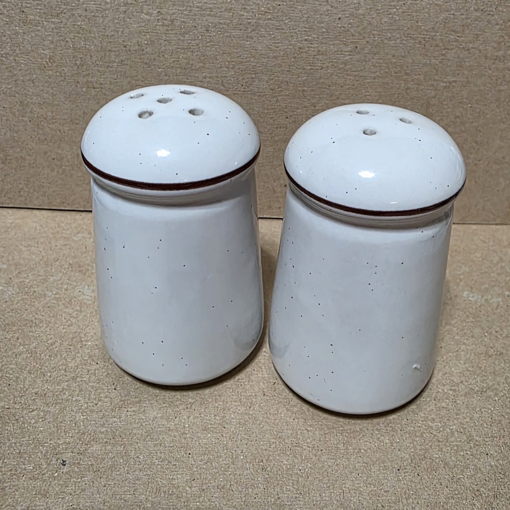 Schwans Ice Cream Stoneware Salt Pepper Shakers #149 - Picture 3 of 6